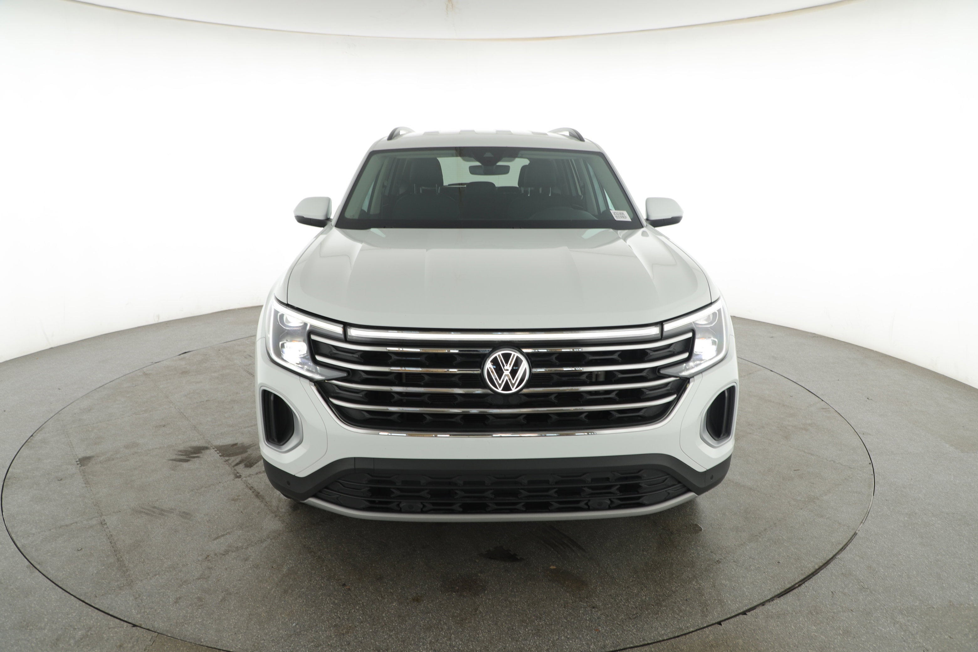 2024 Volkswagen Atlas 2.0T SE with Technology
