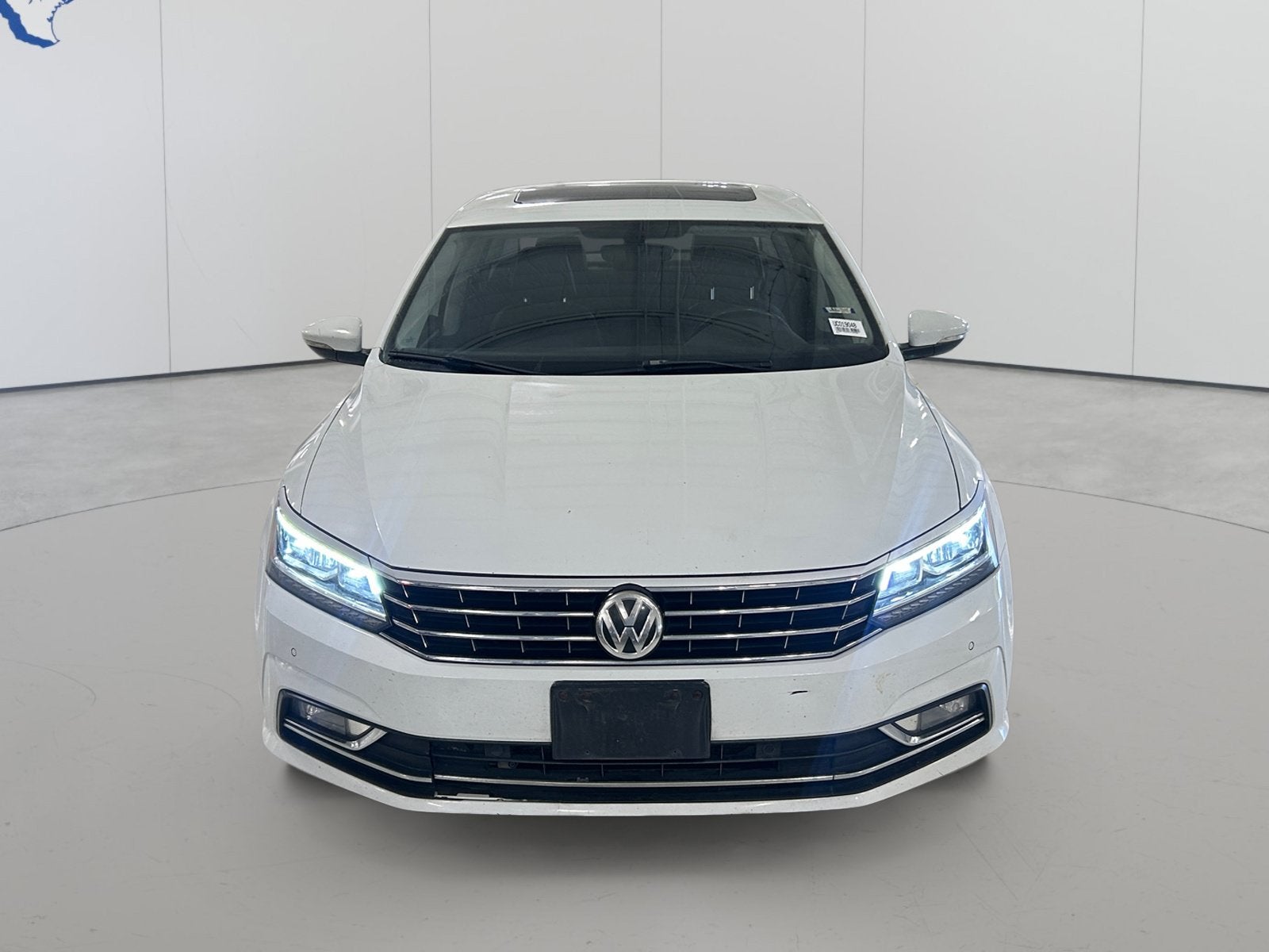 Used 2017 Volkswagen Passat SE with VIN 1VWGT7A32HC019048 for sale in New Braunfels, TX