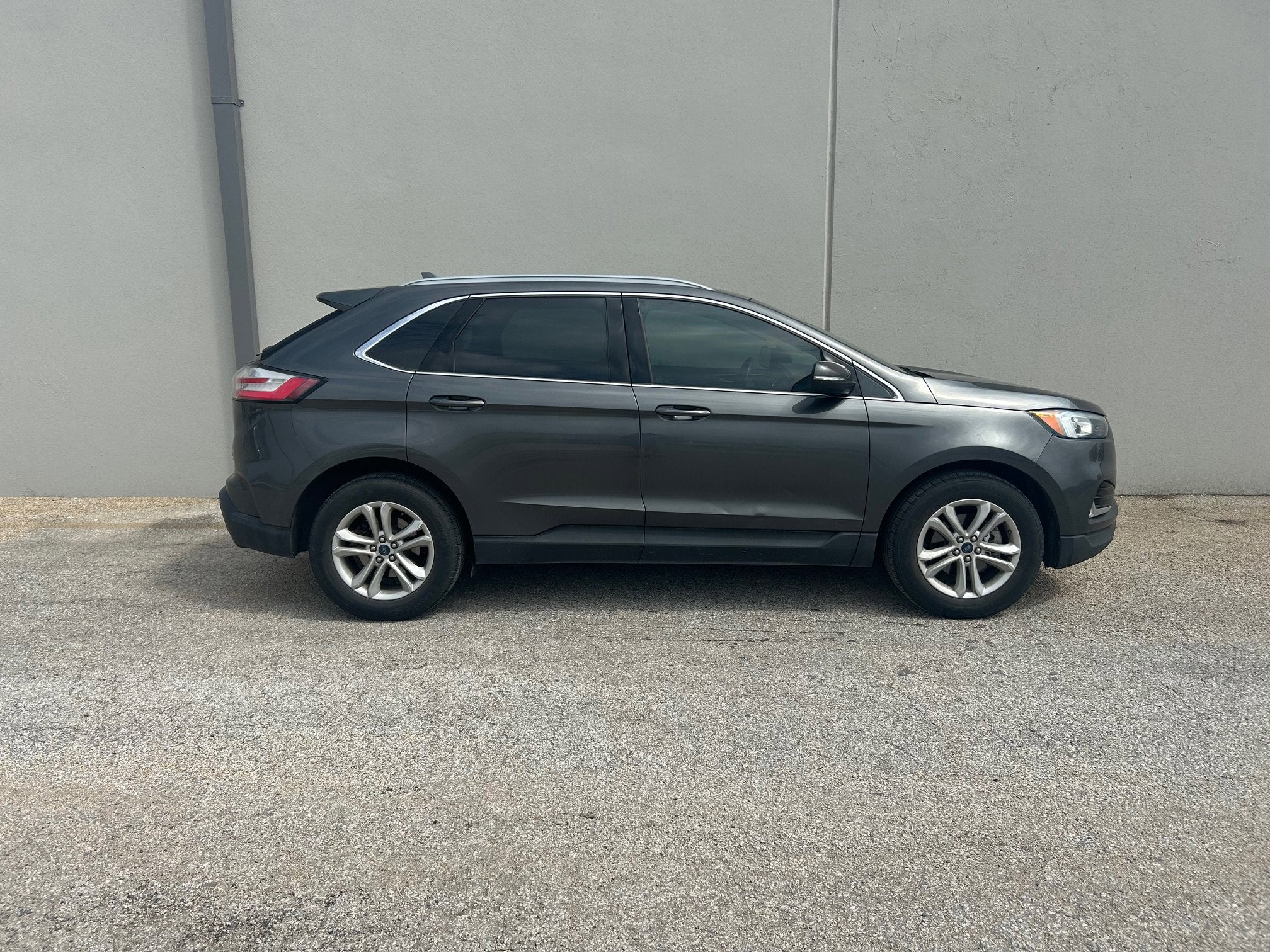 2020 Ford Edge Base