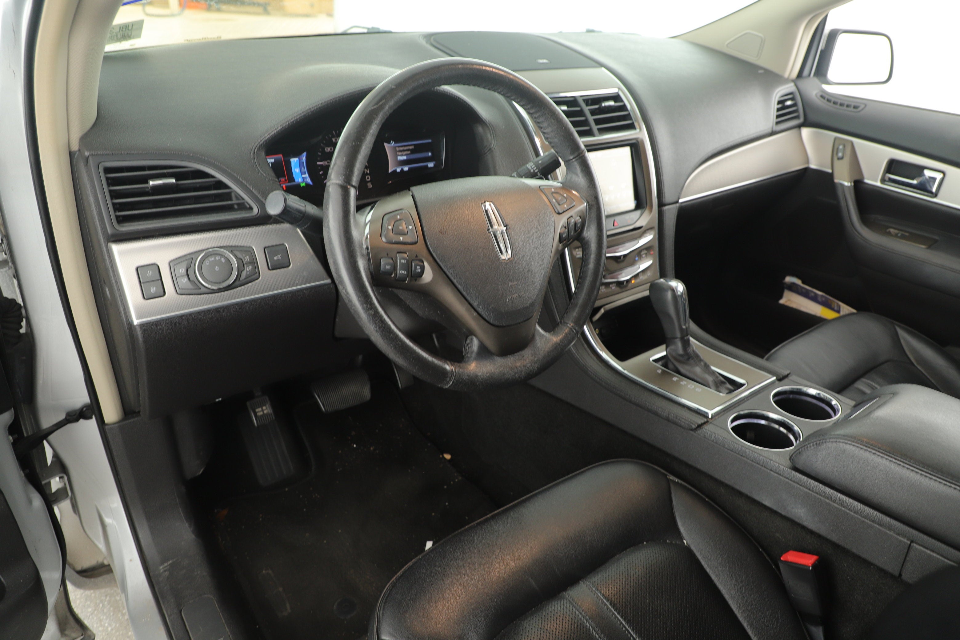 2015 Lincoln MKX Base