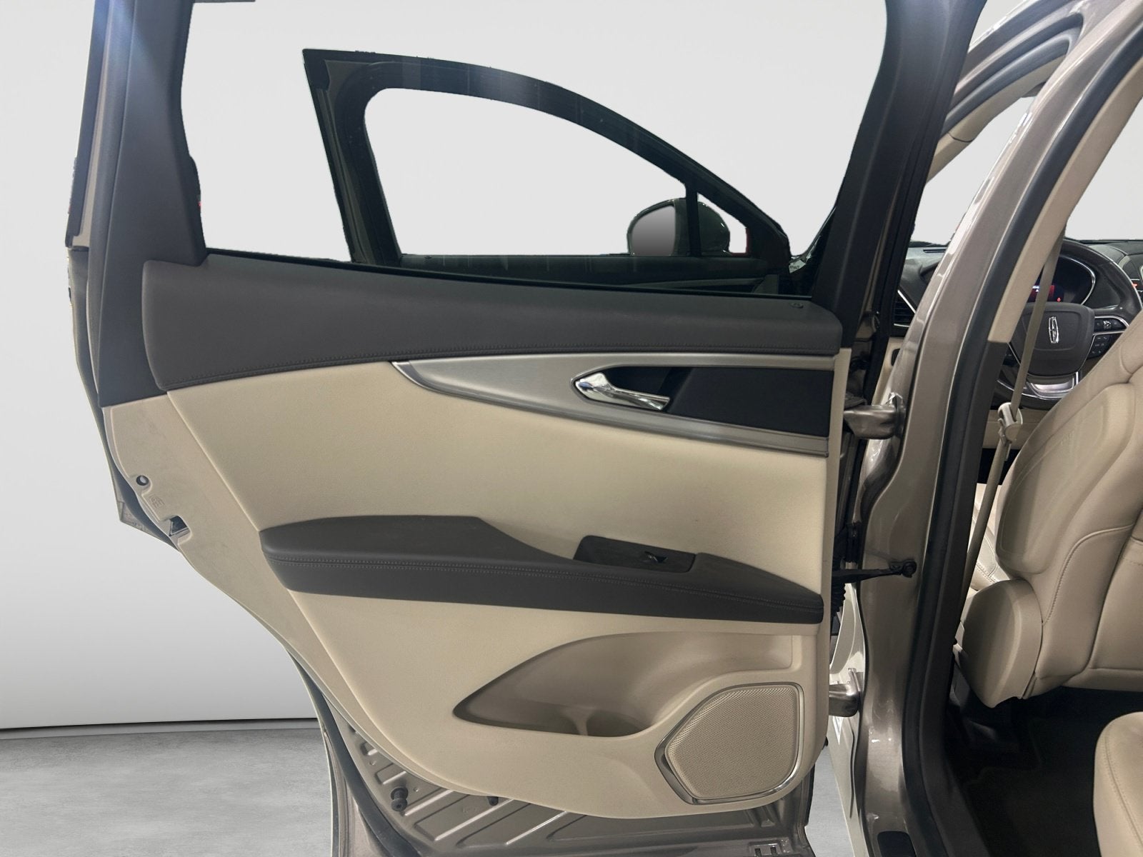 2020 Lincoln Nautilus Standard