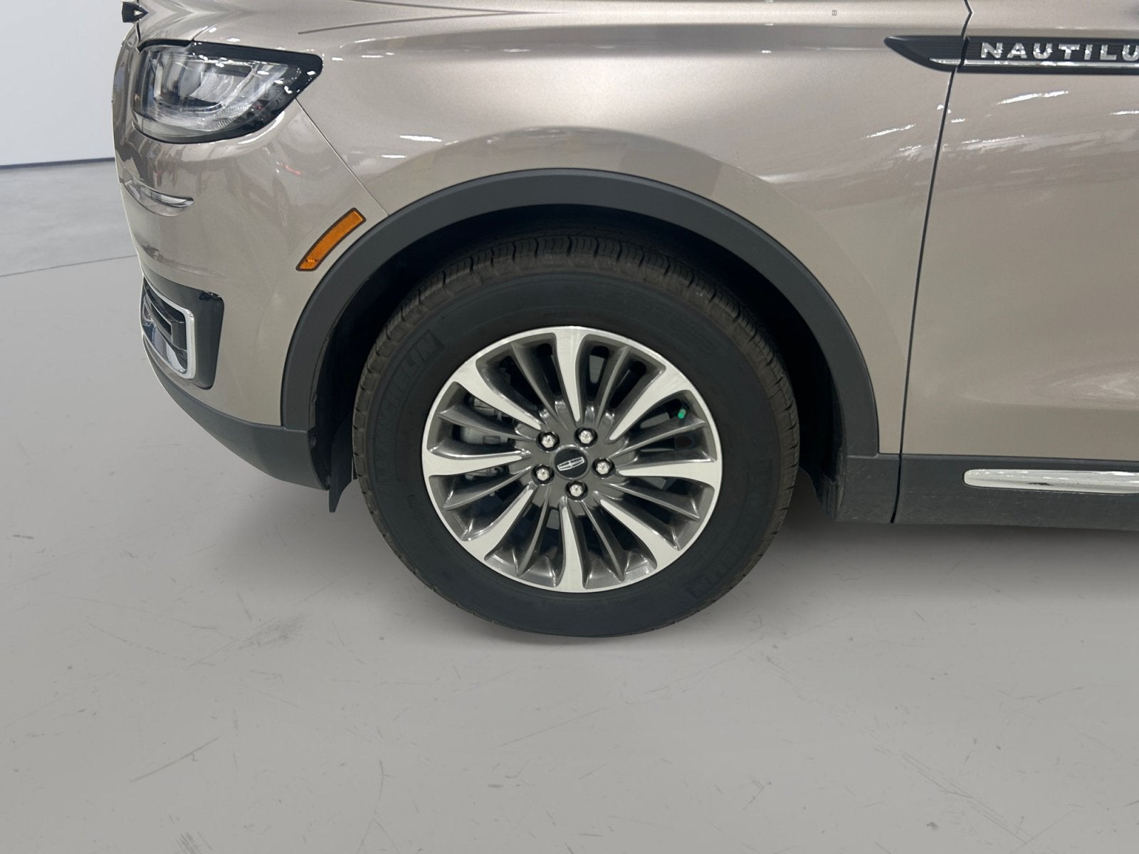 2020 Lincoln Nautilus Standard