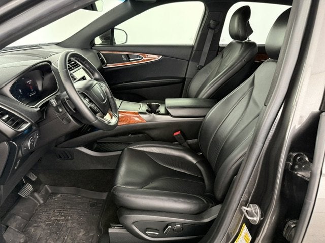 2019 Lincoln Nautilus Select