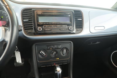 2013 Volkswagen Beetle Convertible Base