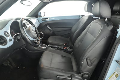 2013 Volkswagen Beetle Convertible Base