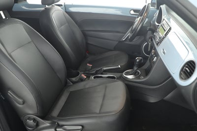 2013 Volkswagen Beetle Convertible Base