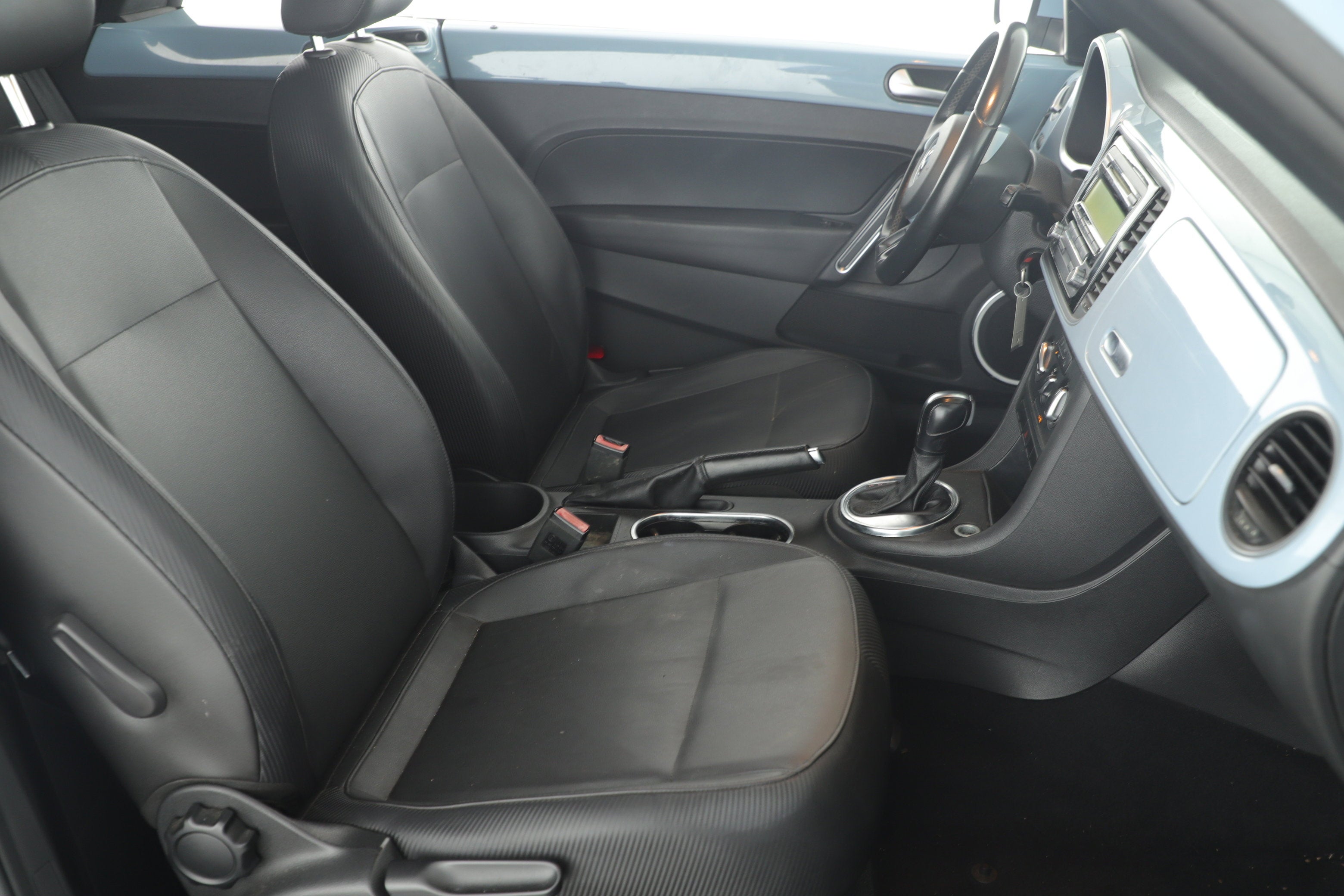 2013 Volkswagen Beetle Convertible Base