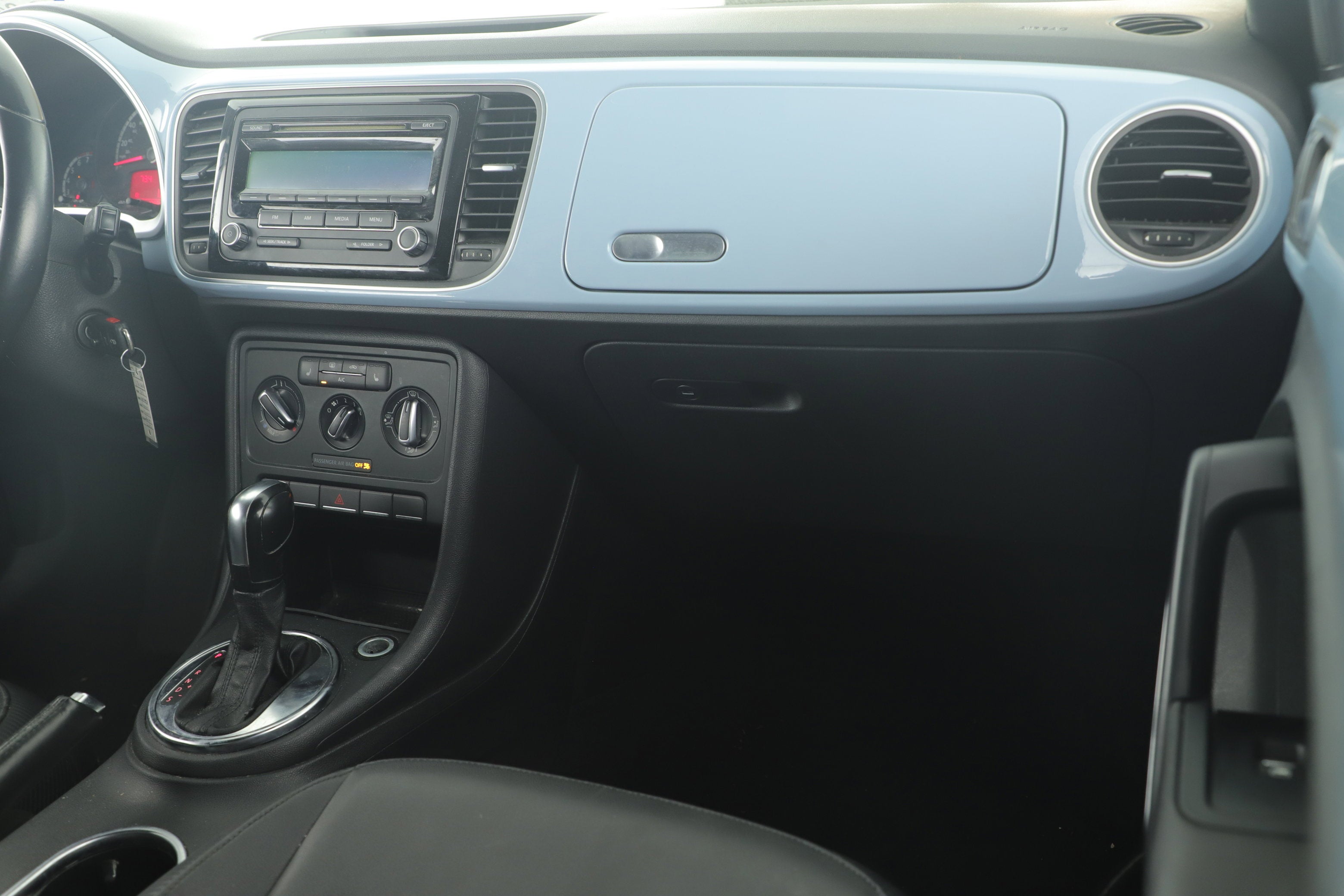 2013 Volkswagen Beetle Convertible Base