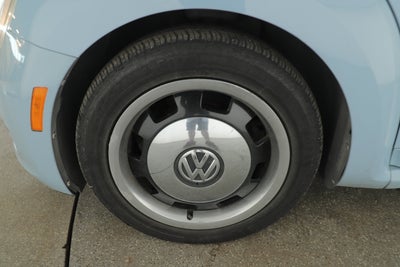 2013 Volkswagen Beetle Convertible Base