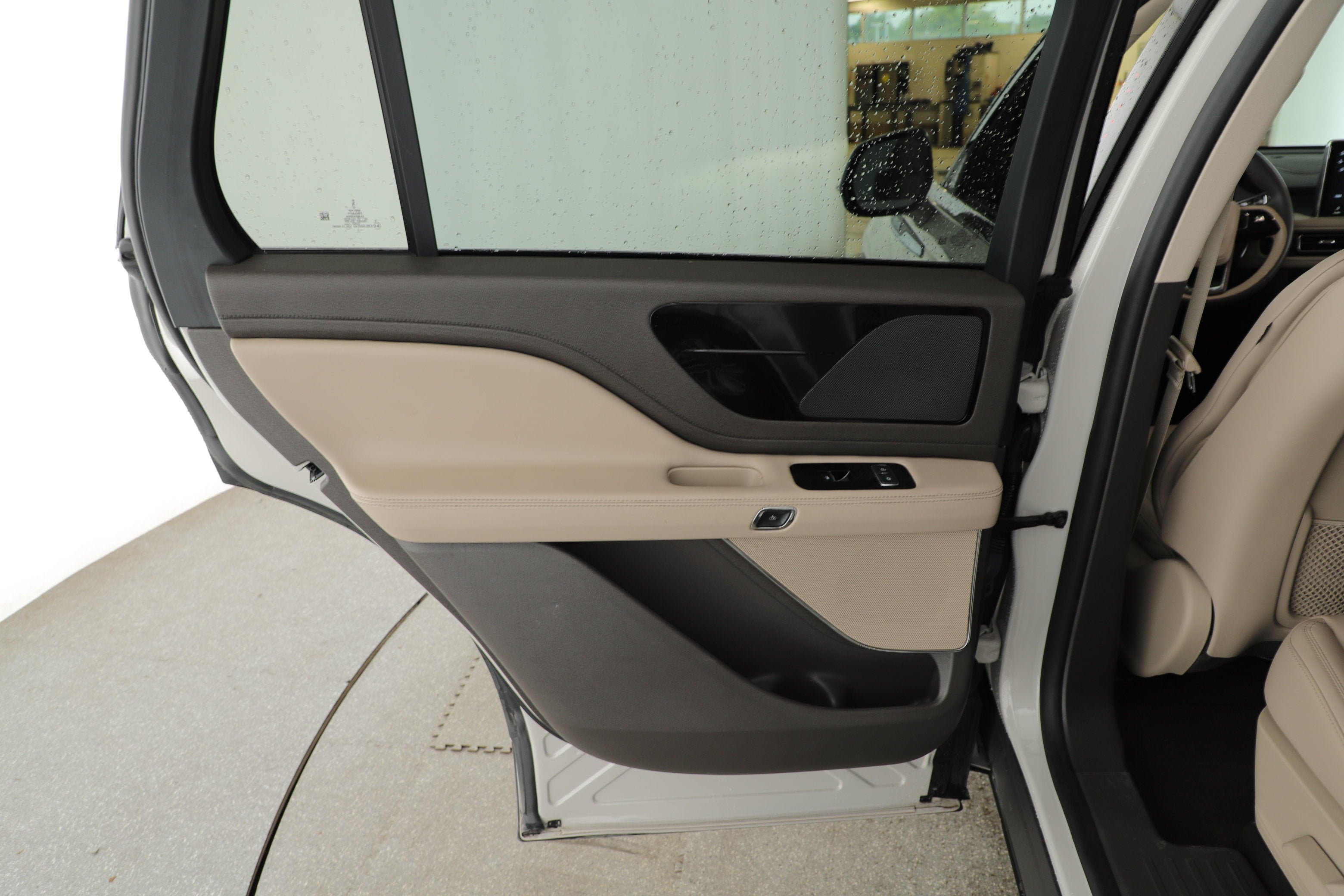 2023 Lincoln Aviator Standard