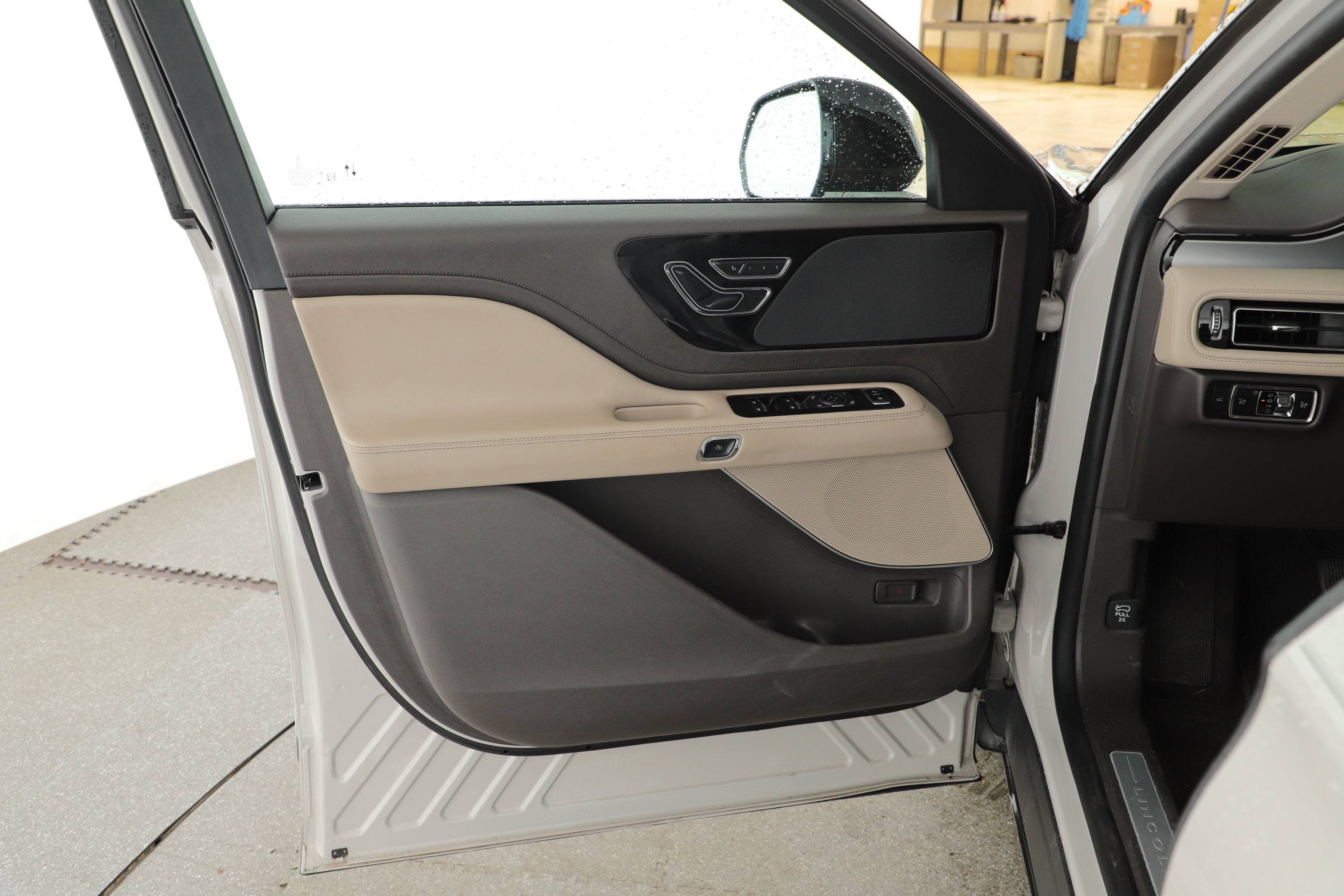 2023 Lincoln Aviator Standard