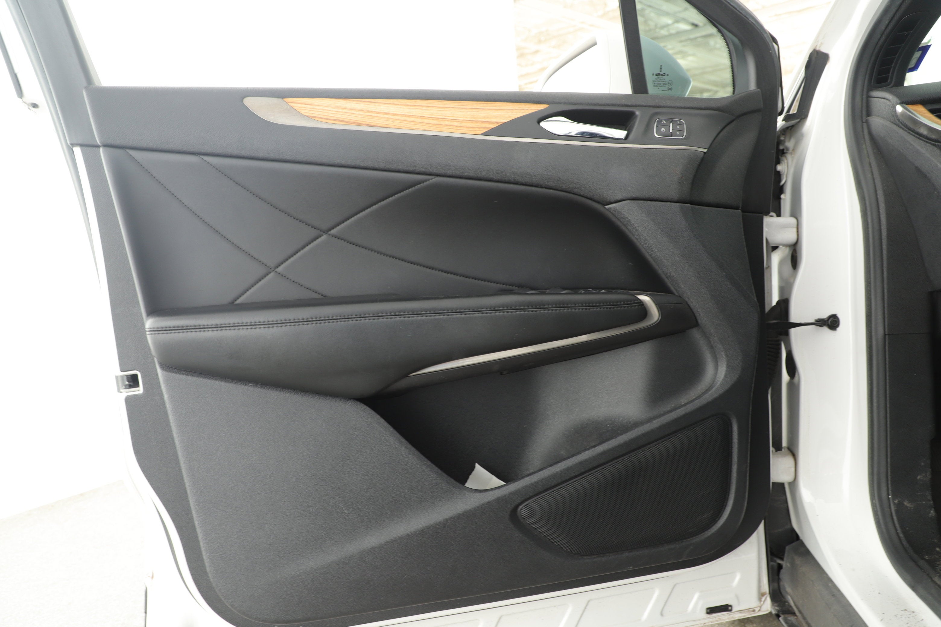 2015 Lincoln MKC Base