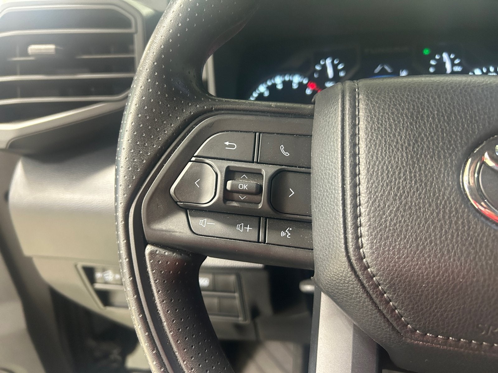 2025 Toyota Tundra 2WD SR5