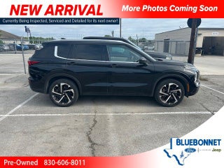 2024 Mitsubishi Outlander Base