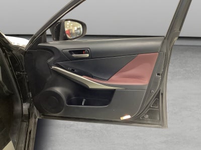 2019 Lexus IS Base