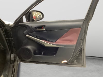 2019 Lexus IS Base