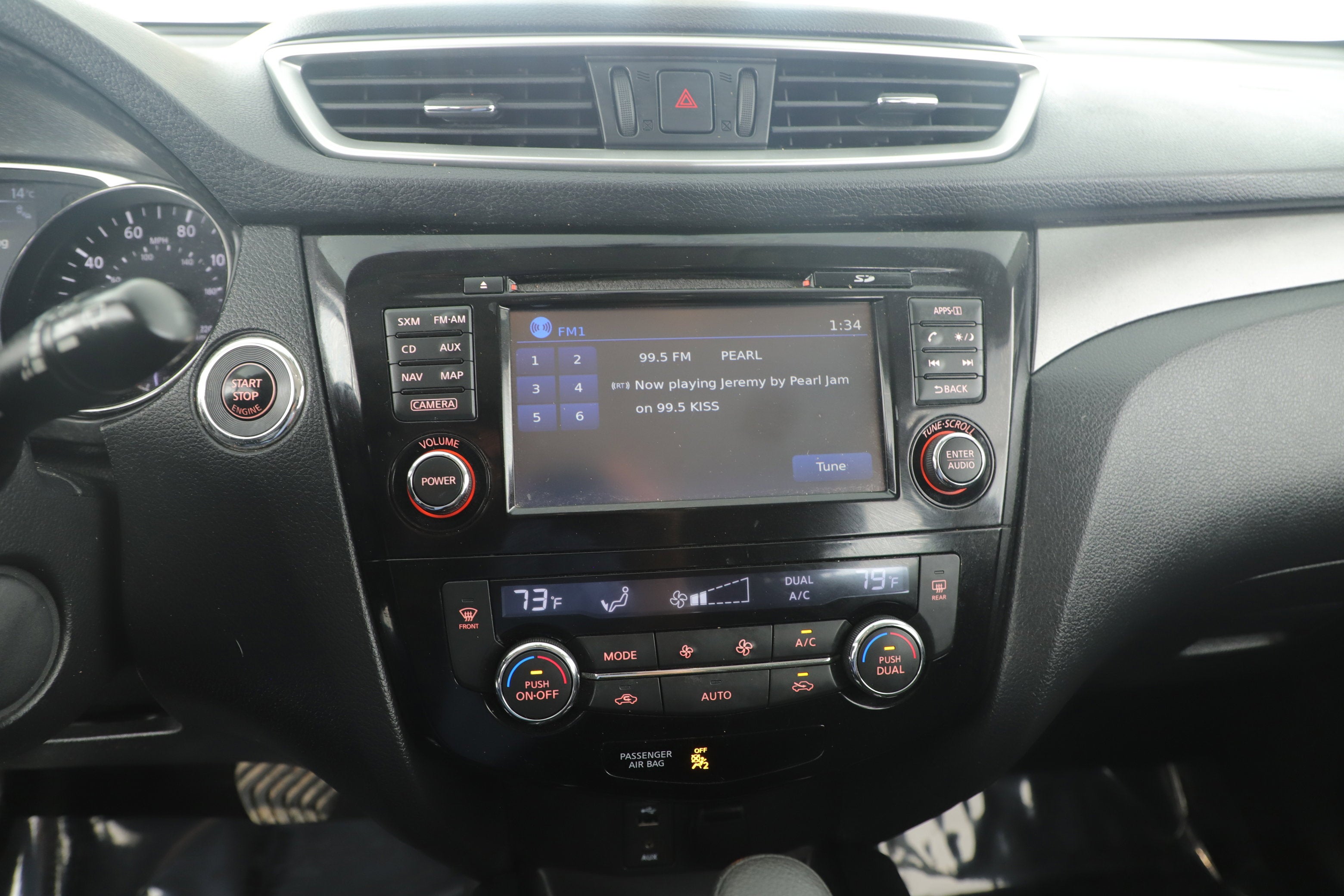 2016 Nissan Rogue SV