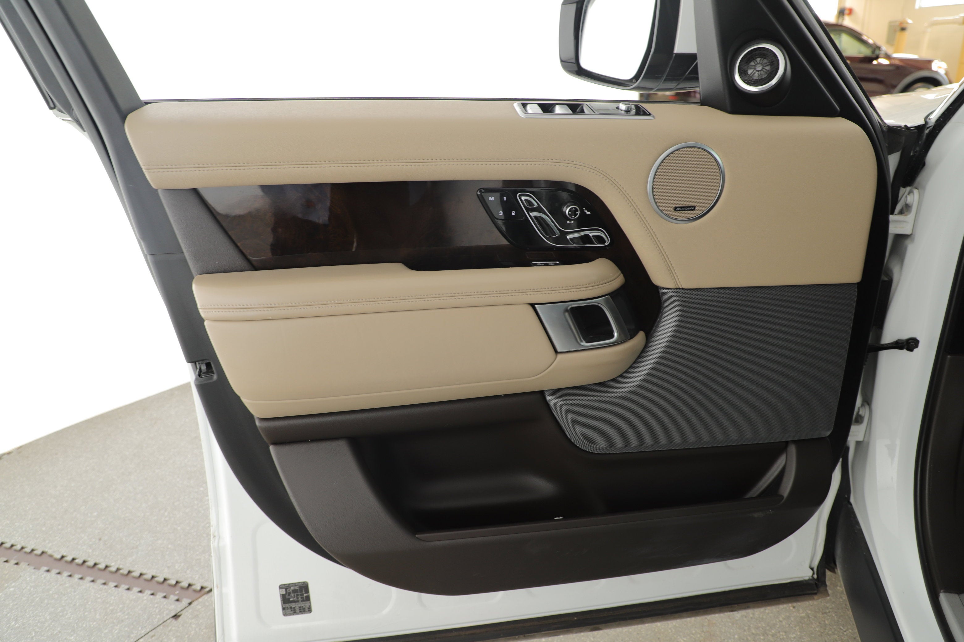 2020 Land Rover Range Rover P525 HSE LWB