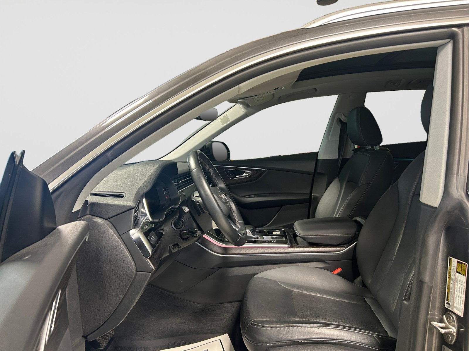 2022 Audi Q8 Premium Plus