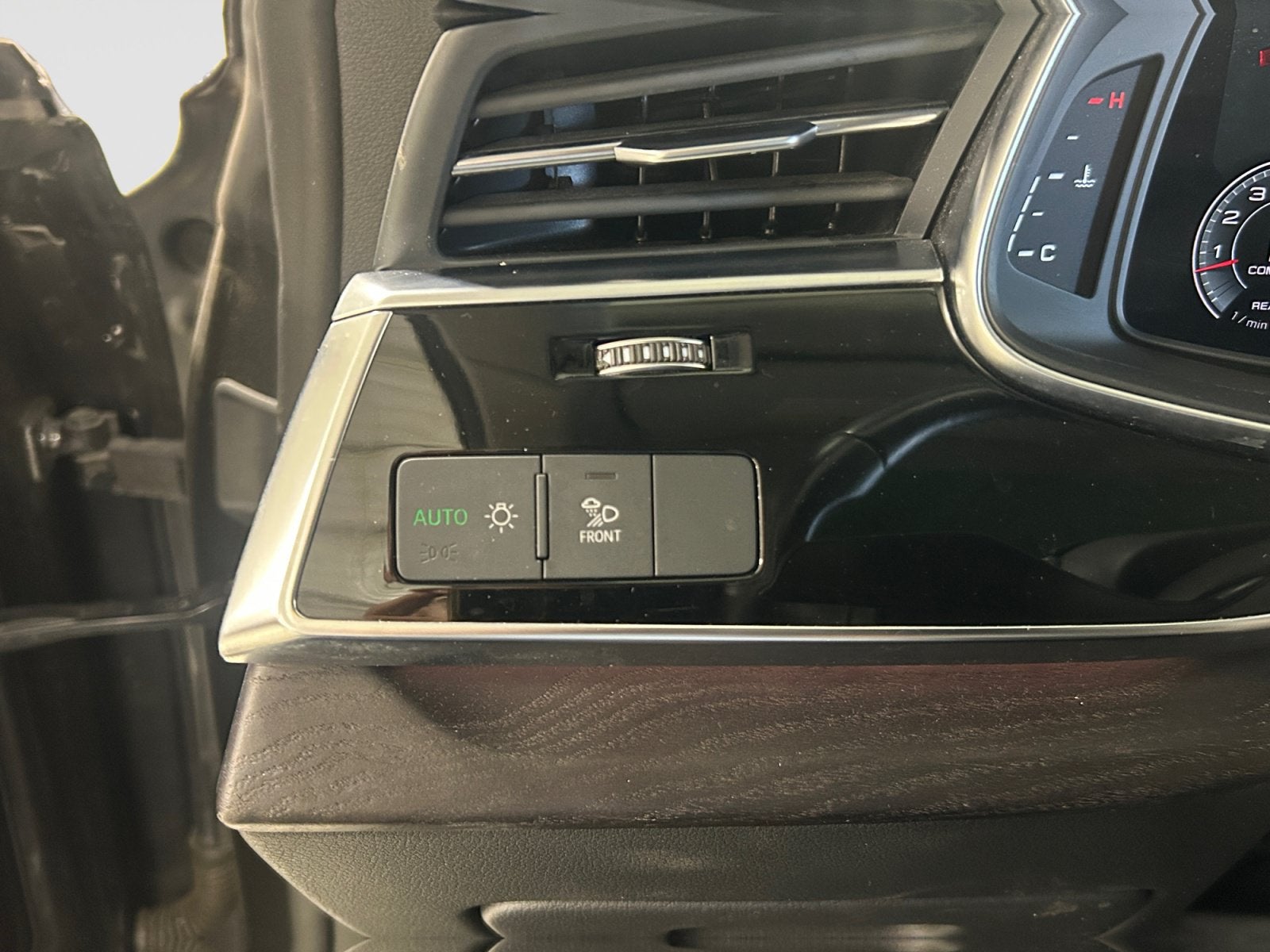 2022 Audi Q8 Premium Plus