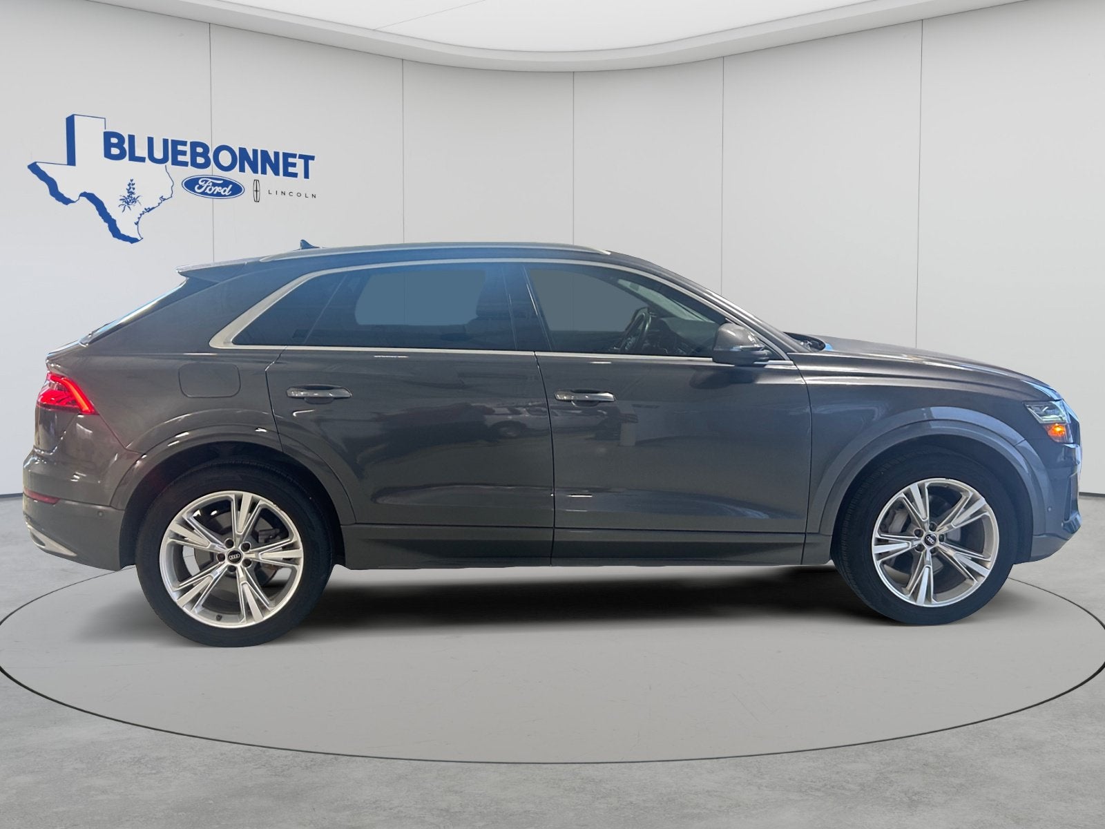 2022 Audi Q8 Premium Plus