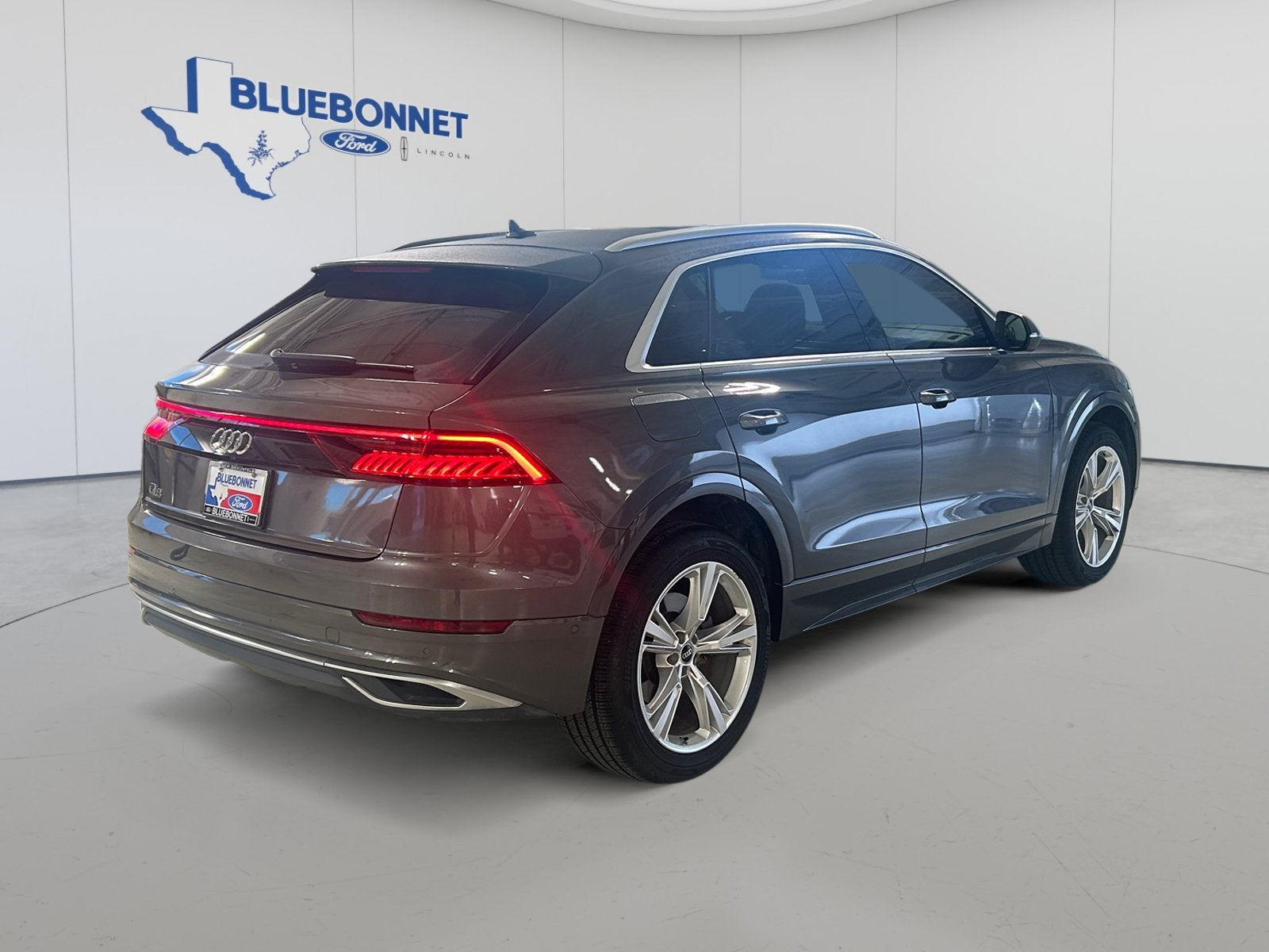 2022 Audi Q8 Premium Plus