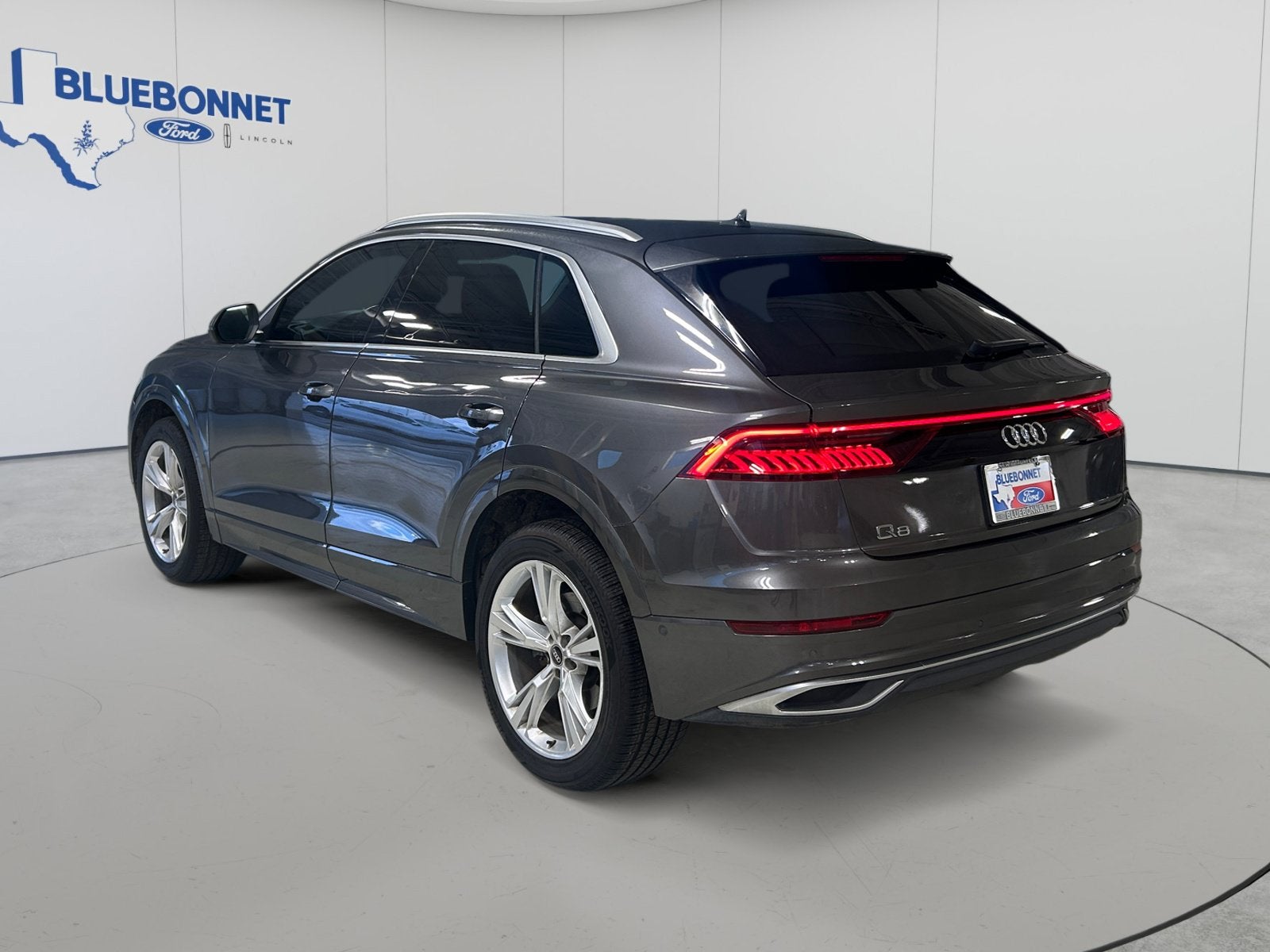 2022 Audi Q8 Premium Plus