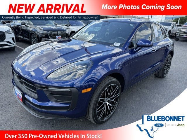 2025 Porsche Macan Base