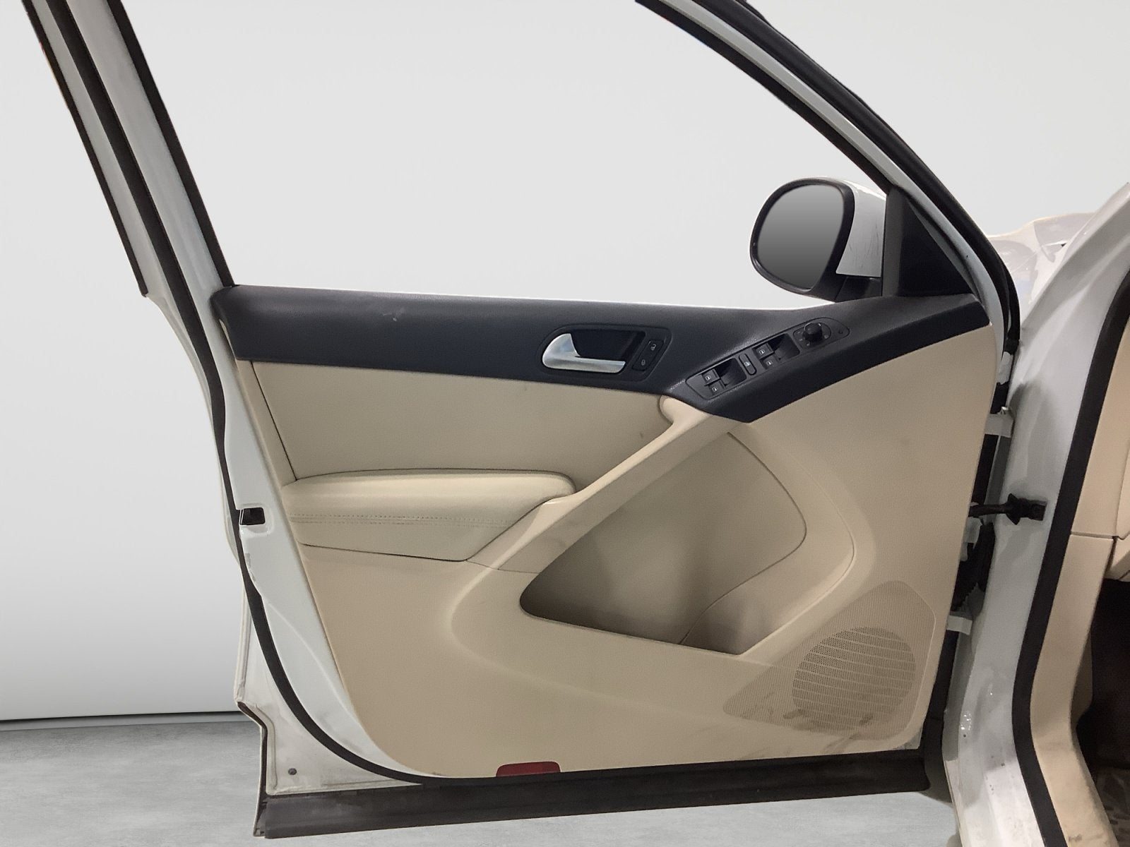 2016 Volkswagen Tiguan Base