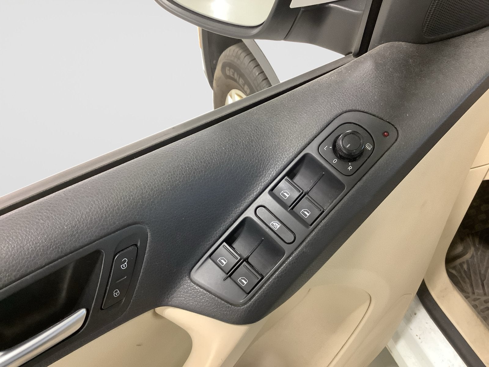 2016 Volkswagen Tiguan Base