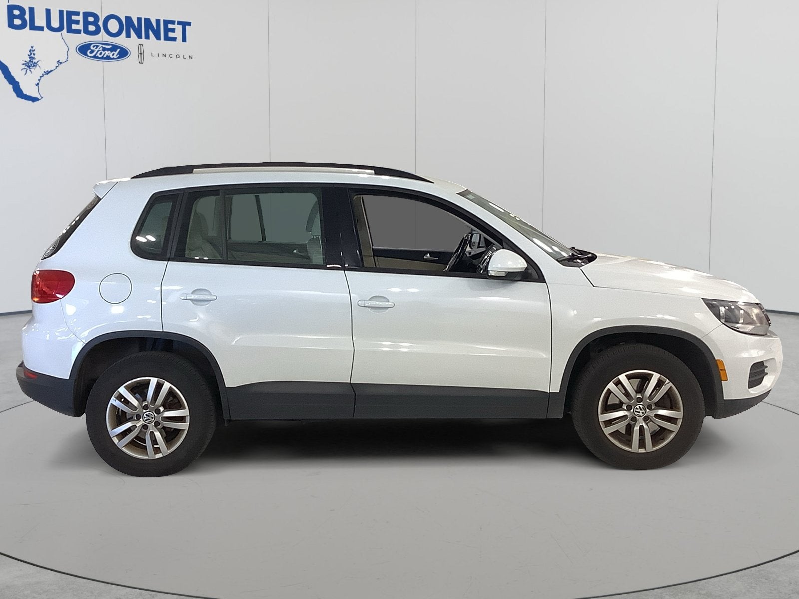 2016 Volkswagen Tiguan Base