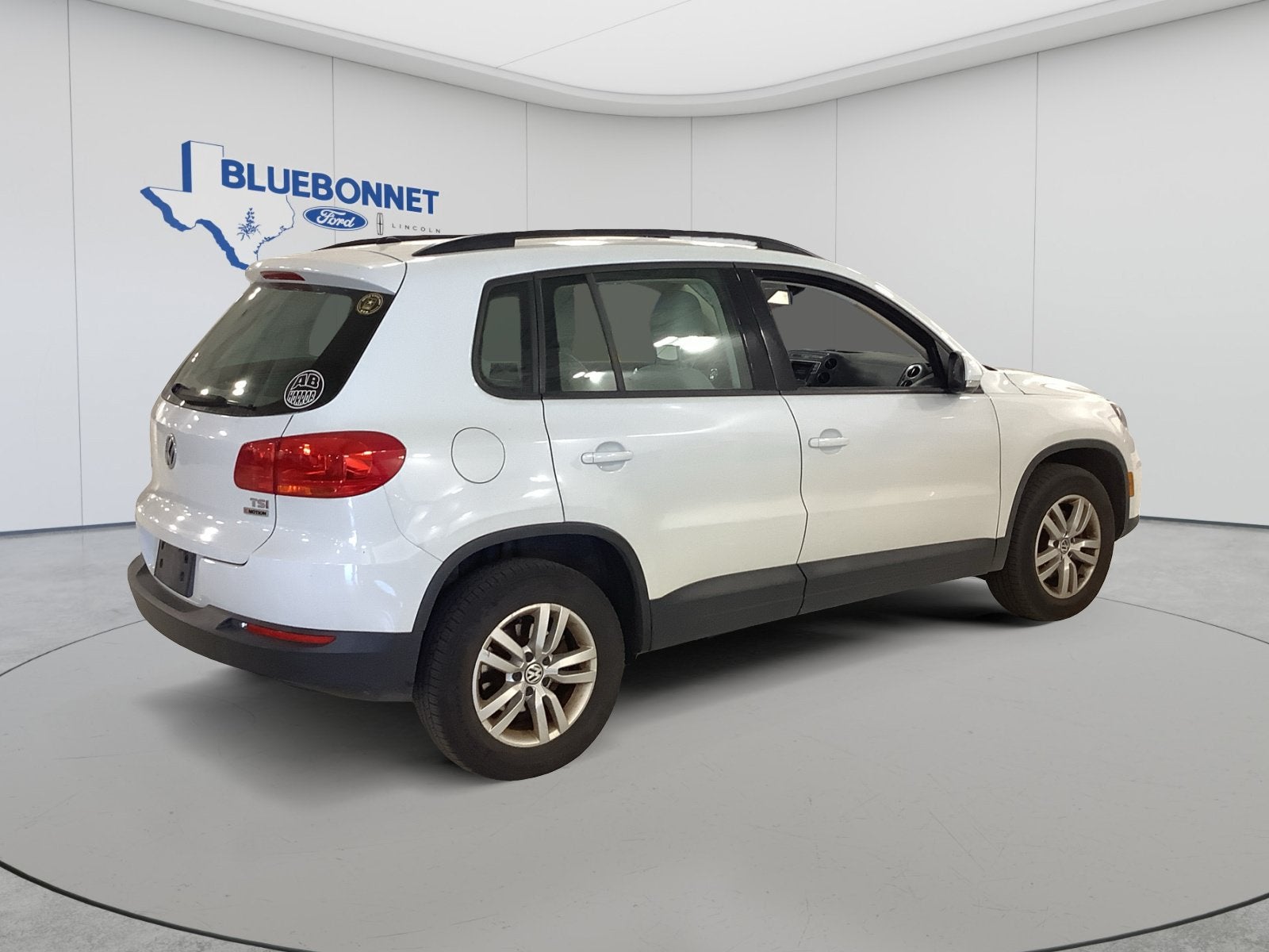 2016 Volkswagen Tiguan Base