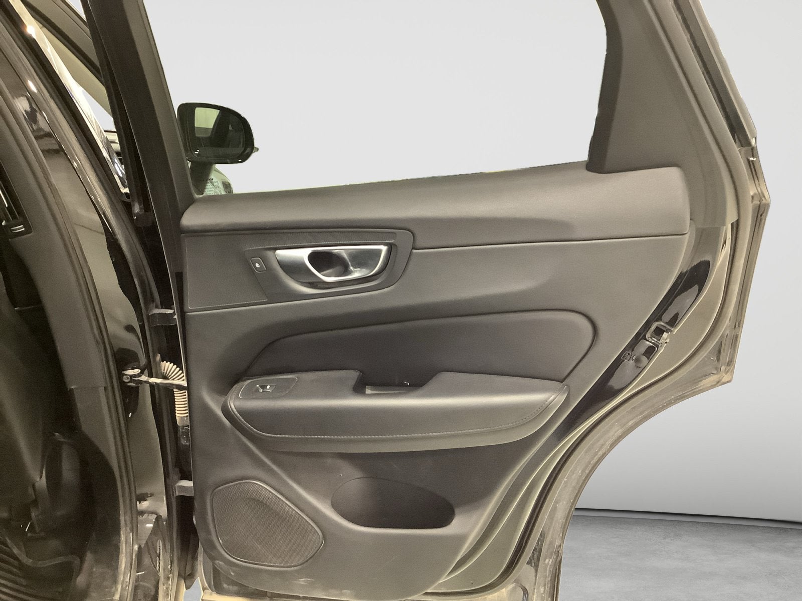 2024 Volvo XC60 Plus Dark Theme