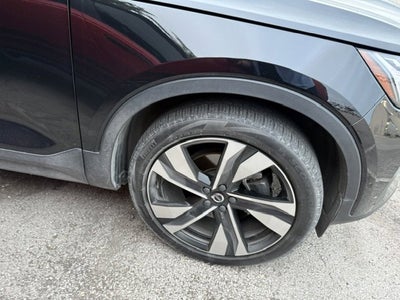 2023 Volvo XC40 Ultimate Bright Theme