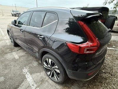 2023 Volvo XC40 Ultimate Bright Theme