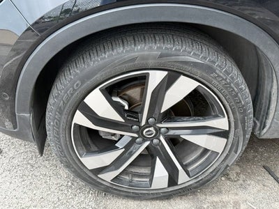 2023 Volvo XC40 Ultimate Bright Theme