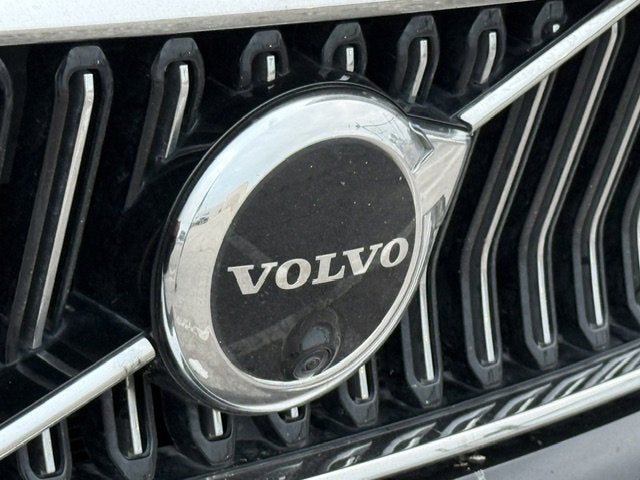 2023 Volvo XC40 Ultimate Bright Theme