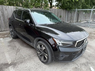 2023 Volvo XC40 Ultimate Bright Theme