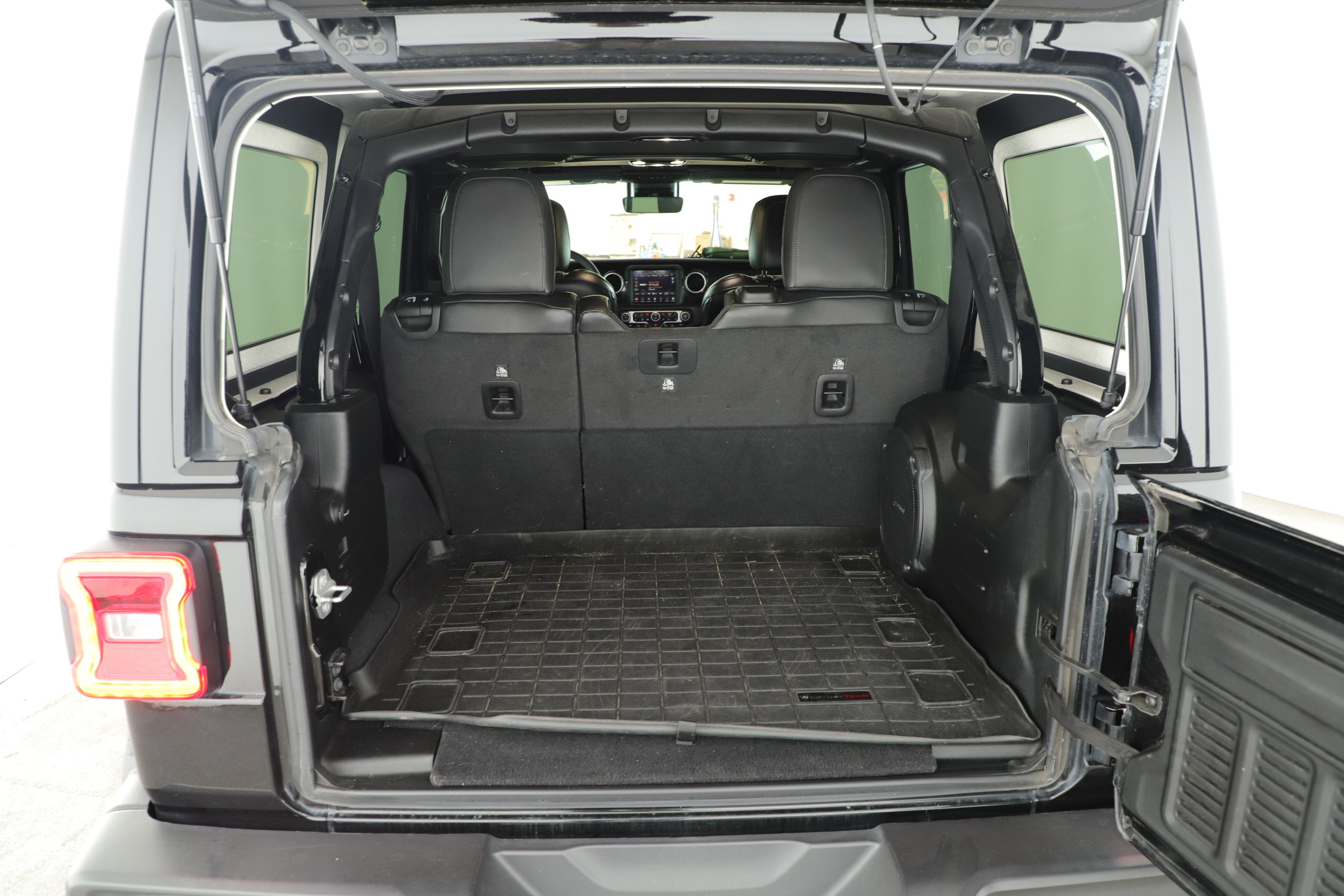 2023 Jeep Wrangler 4-Door Sahara Altitude 4x4