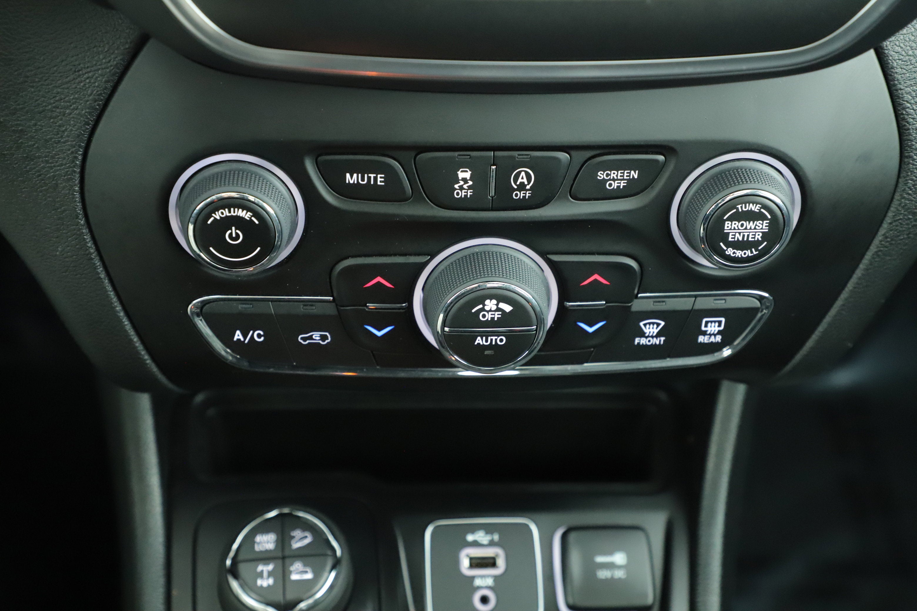 2023 Jeep Cherokee Trailhawk 4x4