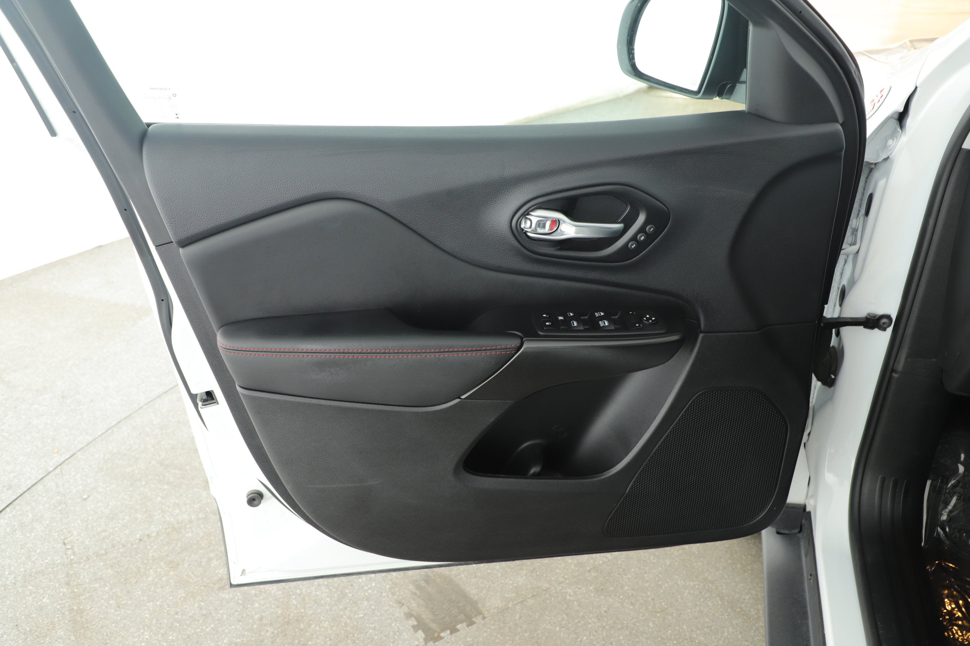 2023 Jeep Cherokee Trailhawk 4x4