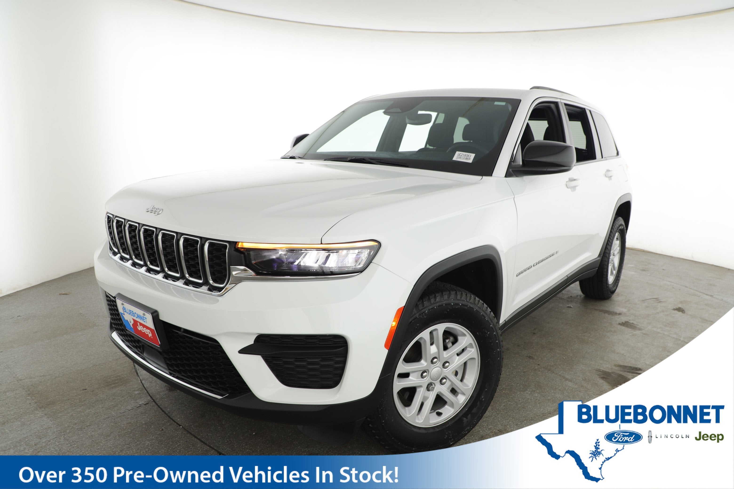 2024 Jeep Grand Cherokee Laredo 4x2