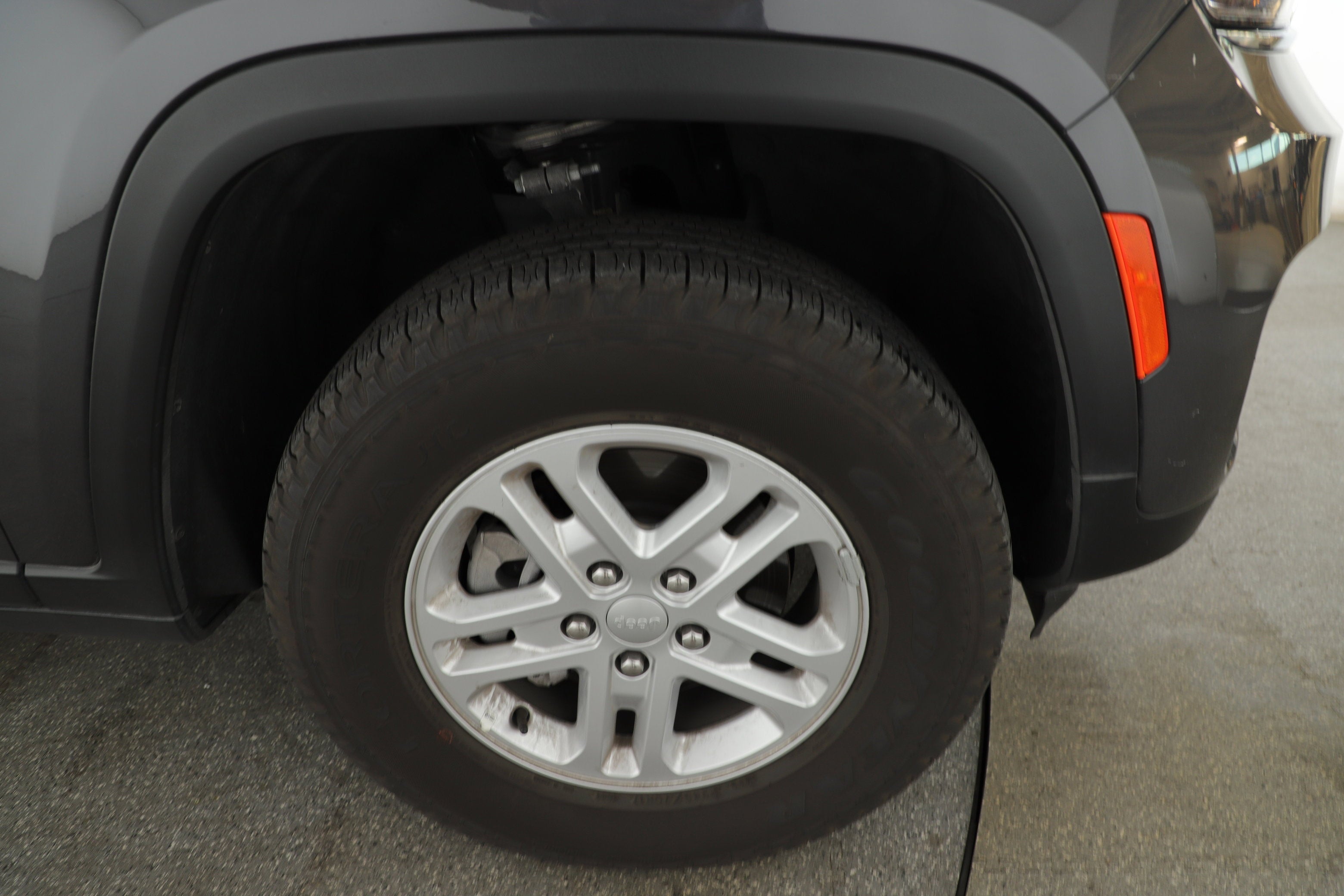 2025 Jeep Grand Cherokee Laredo 4x2