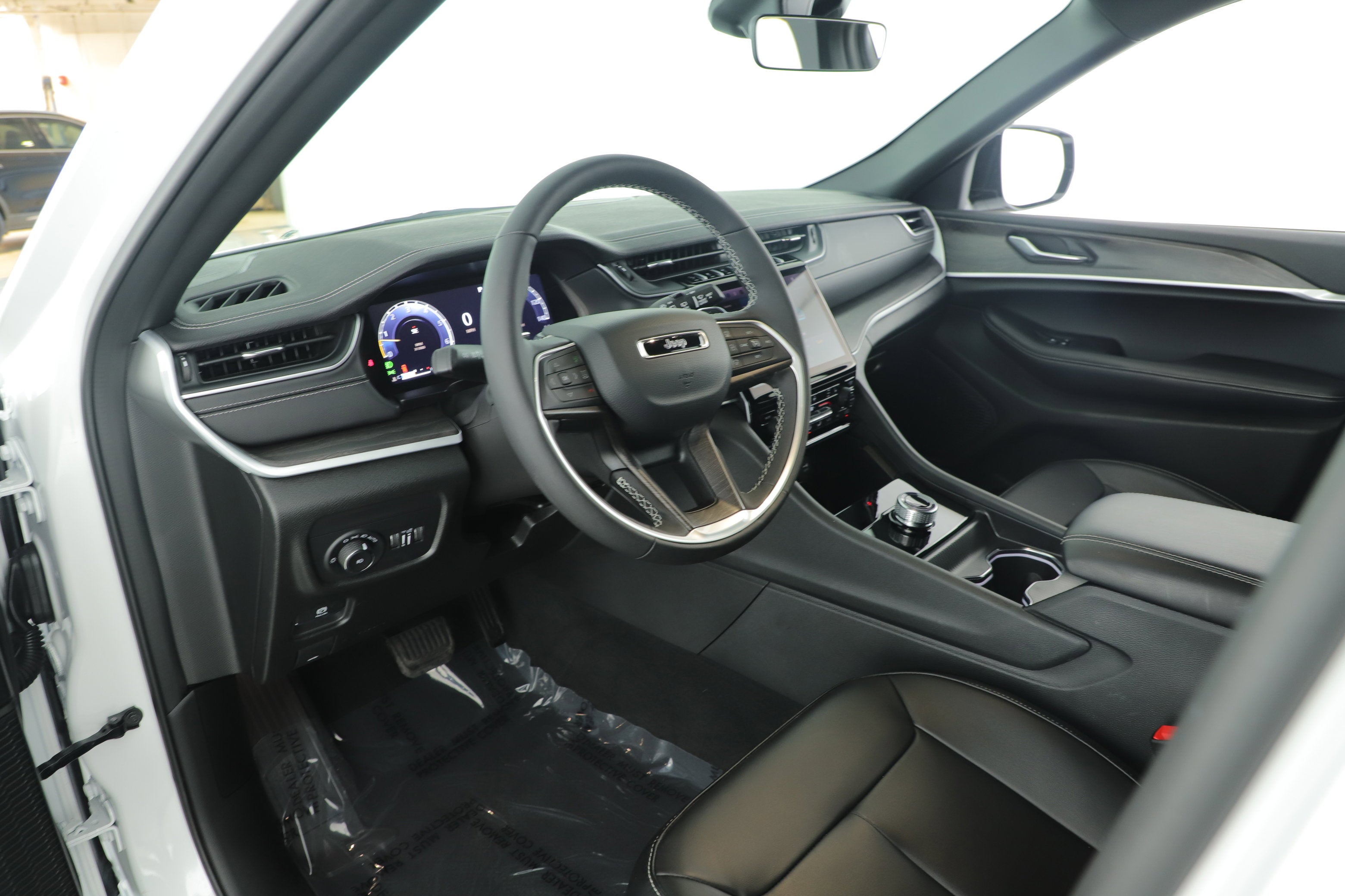 2025 Jeep Grand Cherokee Limited 4x2