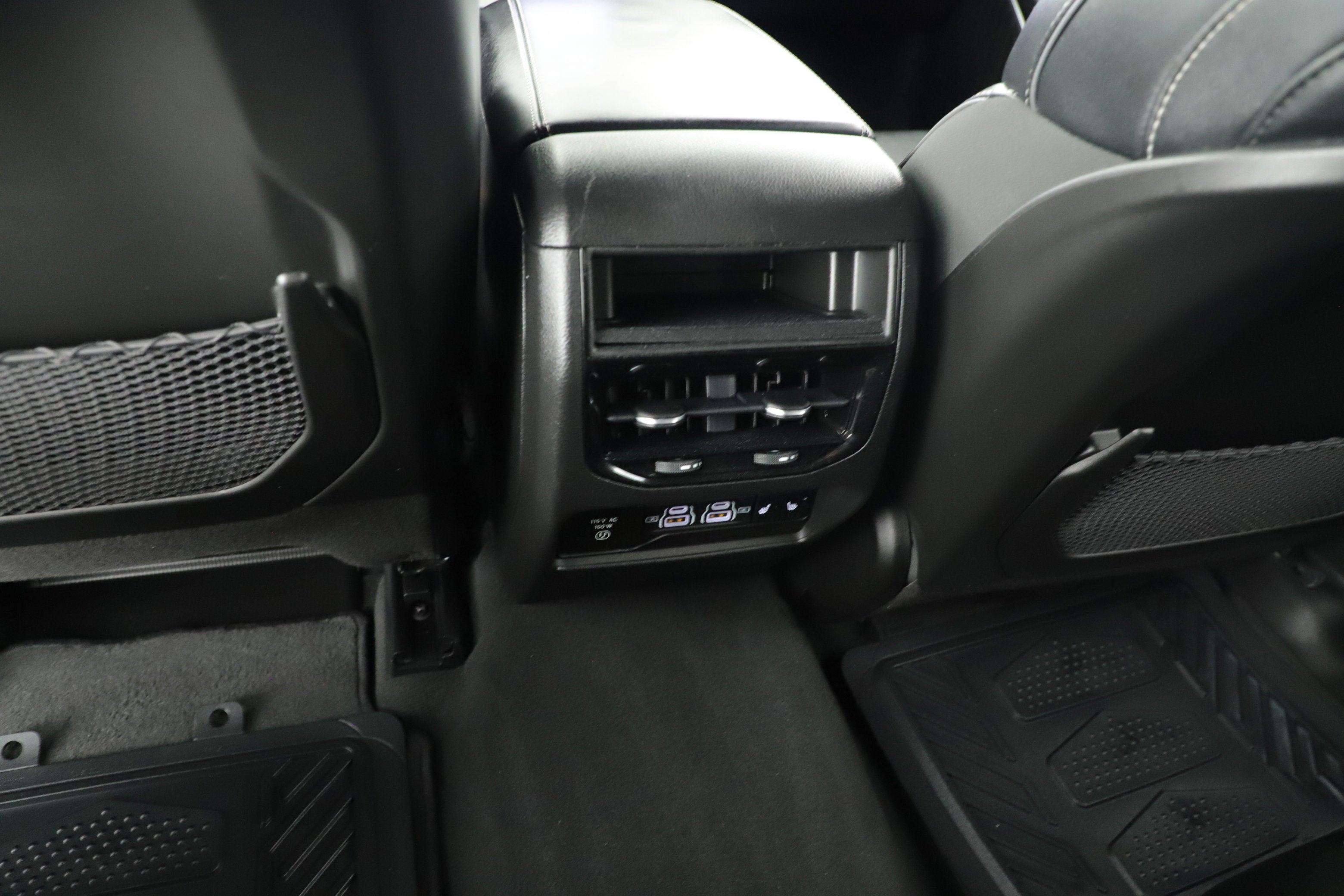 2022 Jeep Grand Cherokee Overland 4x2