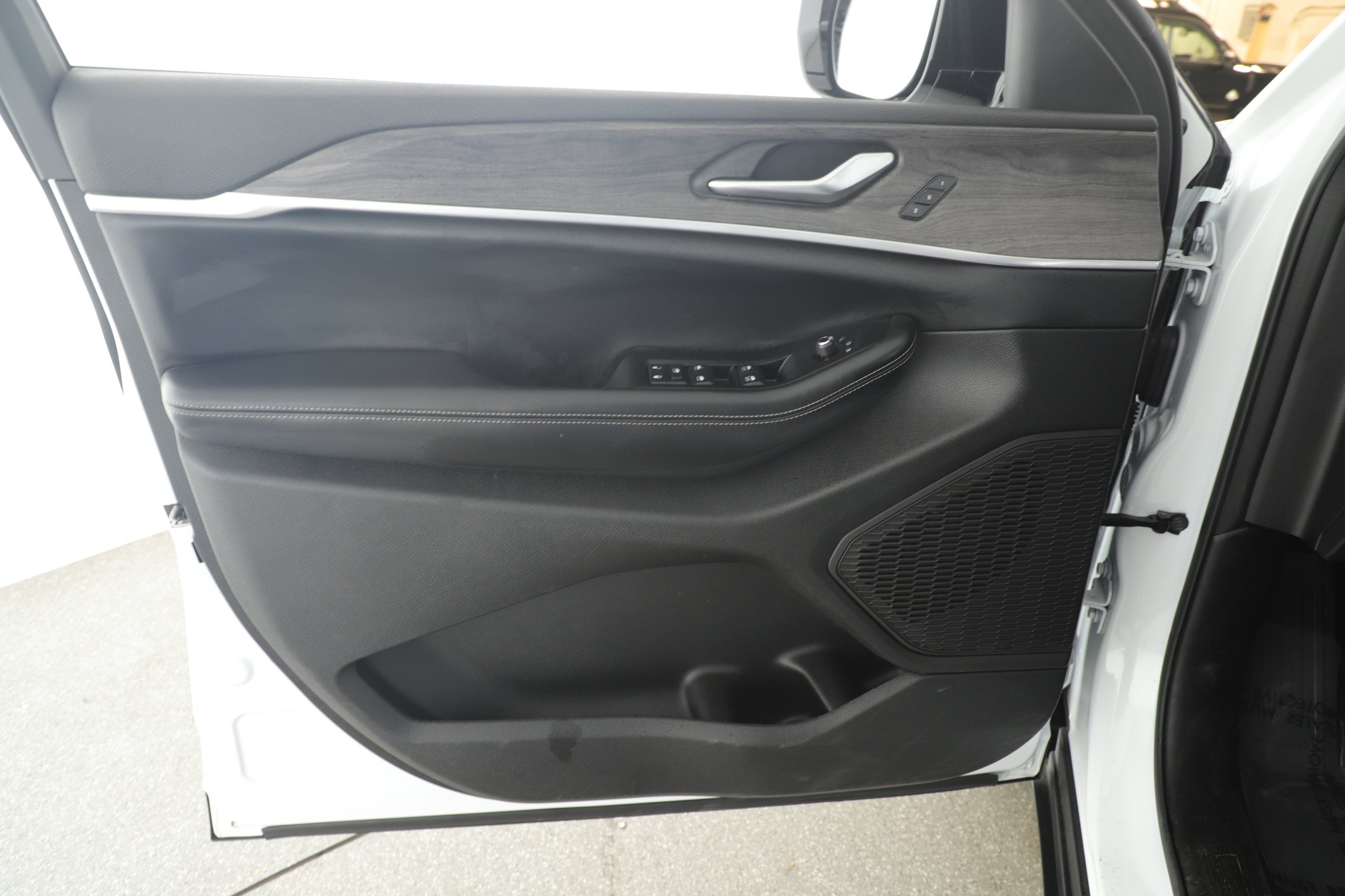 2025 Jeep Grand Cherokee L Limited 4x2