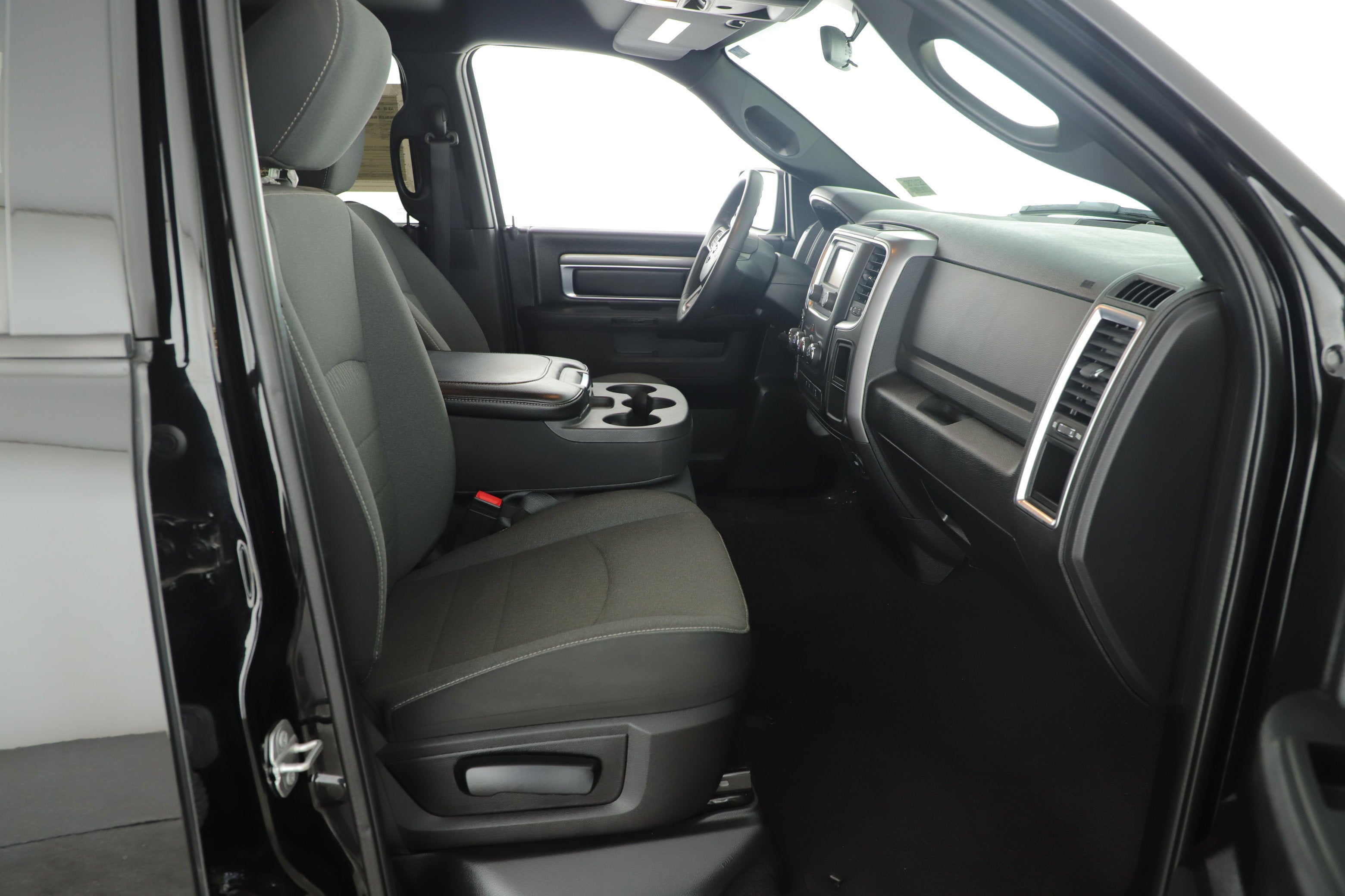 2022 RAM 1500 Classic Warlock Quad Cab 4x4 6'4' Box