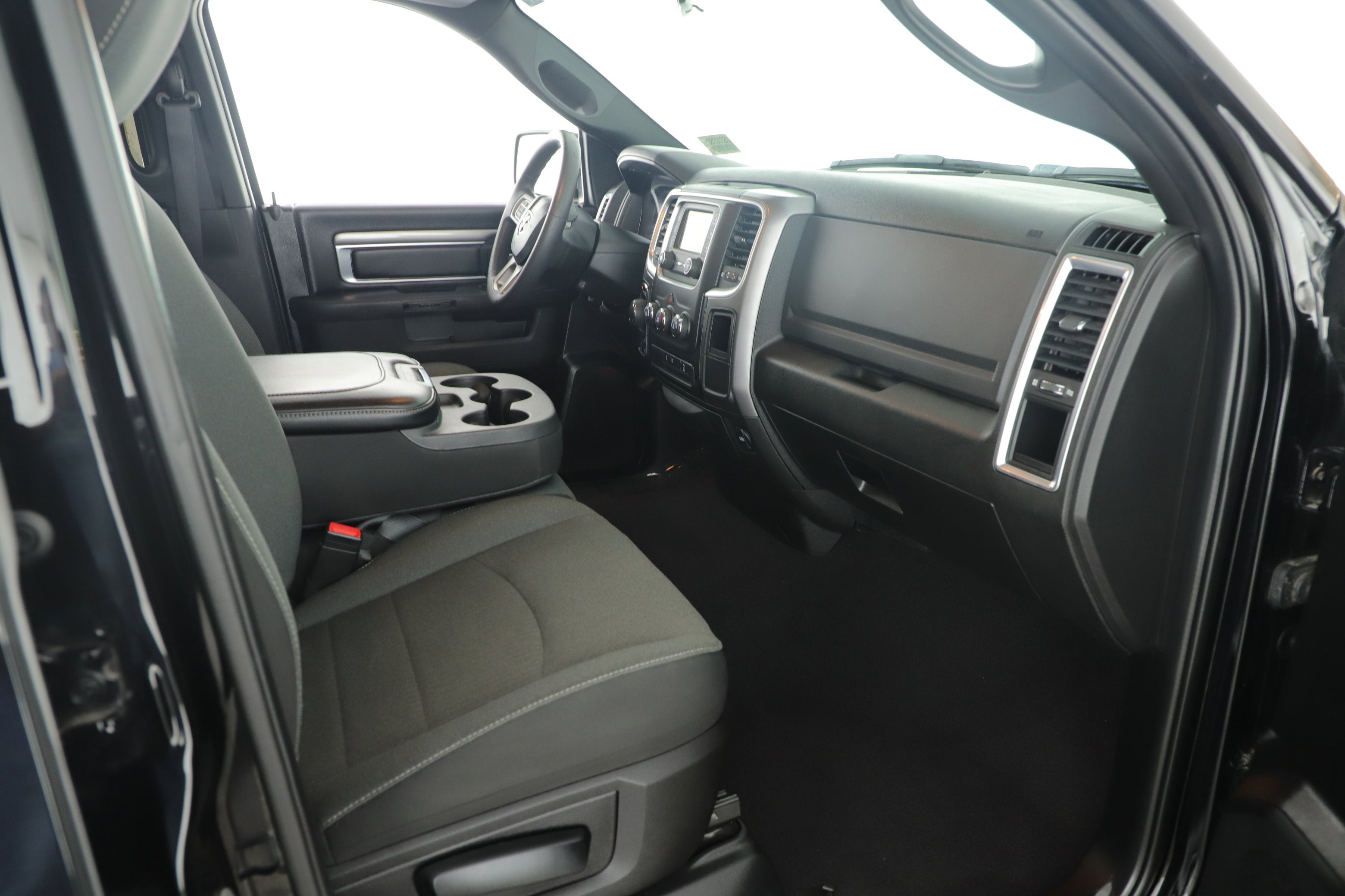 2022 RAM 1500 Classic Warlock Quad Cab 4x4 6'4' Box