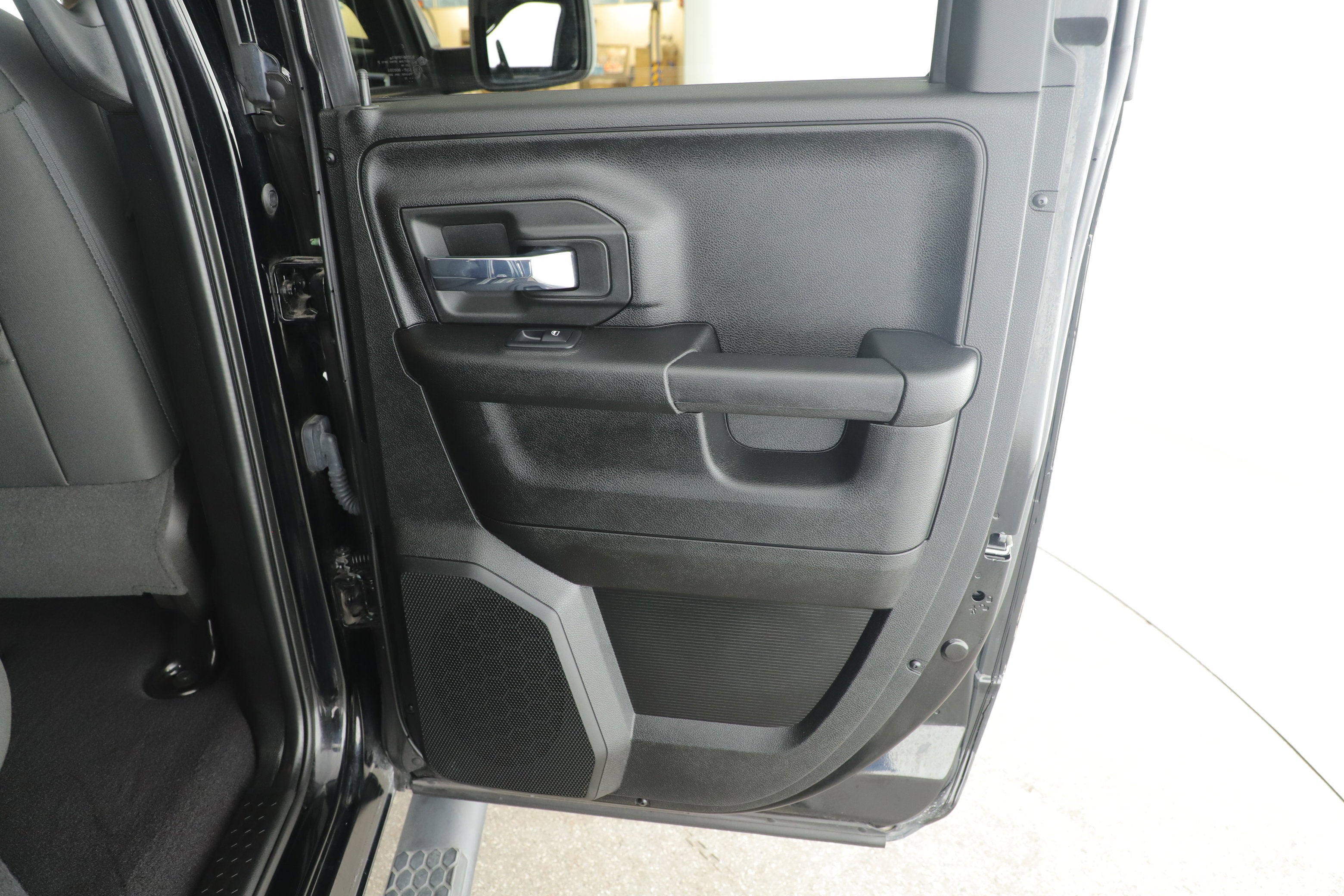 2022 RAM 1500 Classic Warlock Quad Cab 4x4 6'4' Box