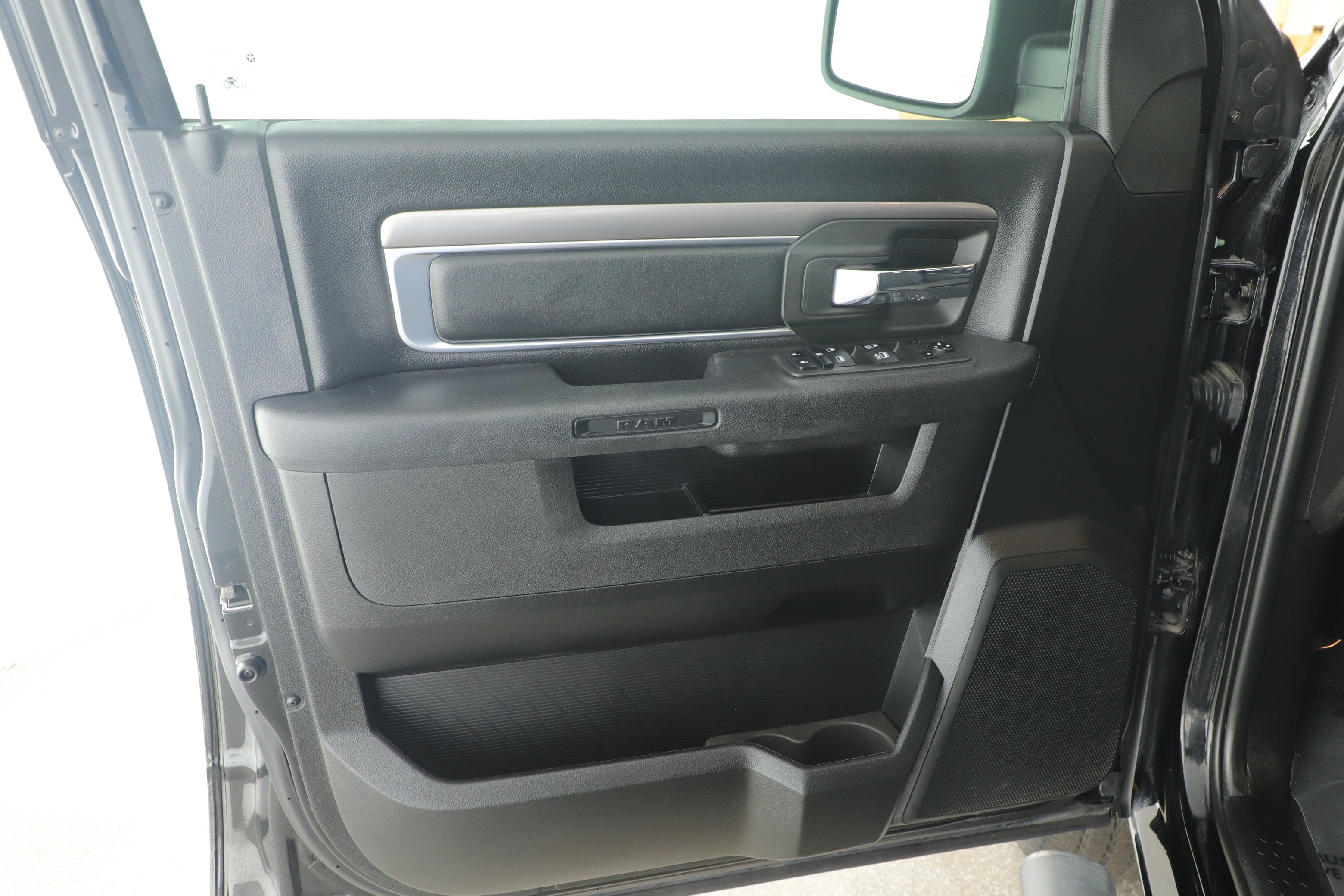 2022 RAM 1500 Classic Warlock Quad Cab 4x4 6'4' Box